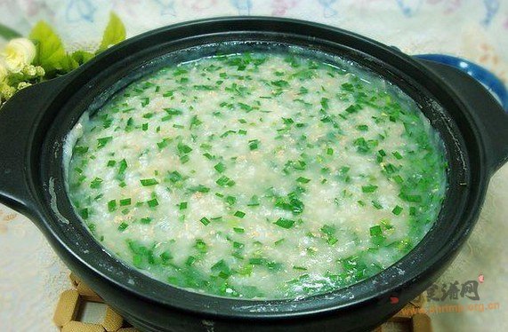 韭菜瘦肉粥的做法