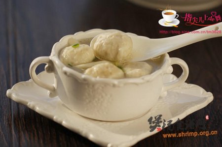 山药鱼丸棒骨汤的做法