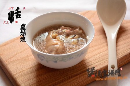 花生黄豆猪蹄汤的做法