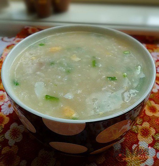 生滚咸蛋瘦肉粥的做法