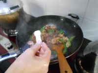 鲜鱿炒尖椒的做法