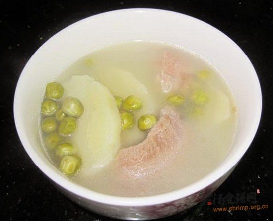 薯仔豌豆猪骨汤的做法