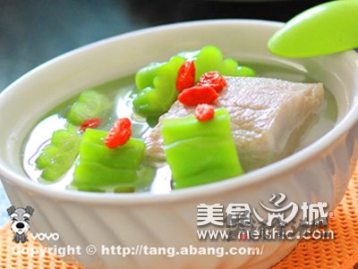 (1)苦瓜瘦肉汤的做法