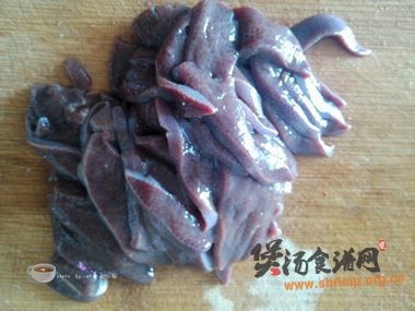 萝卜猪肝汤的做法