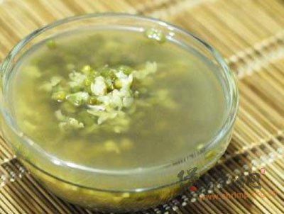 绿豆茶叶冰糖汤的做法