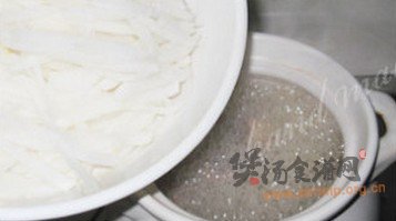 桔皮土鸭萝卜汤的做法