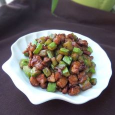苦瓜酱肉丁的做法 苦瓜酱肉丁的做法