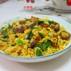 油咖喱腊肠蒜炒饭的做法