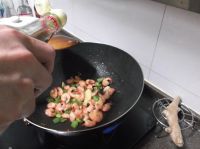 爆炒虾尾的做法