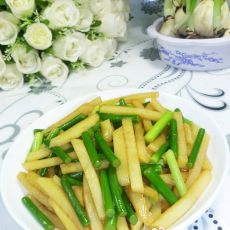 蒜薹炒土豆的做法 蒜薹炒土豆的做法