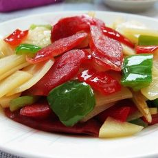 香辣肠土豆片的做法 香辣肠土豆片的做法