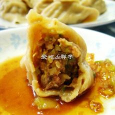 芹菜羊肉灌汤水饺的做法 芹菜羊肉灌汤水饺的做法