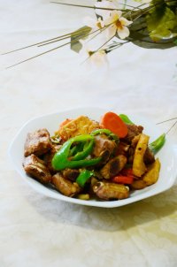 排骨炒豆干的做法