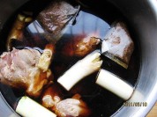 酱猪腿肉的做法