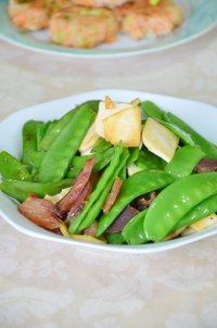 腊肉炒双豆的做法