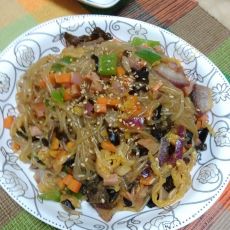 辣白菜炒杂菜的做法 辣白菜炒杂菜的做法