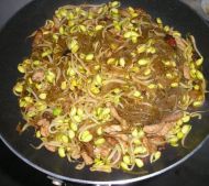 孜然黄豆芽炒粉条的做法