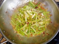 肉末芹菜的做法