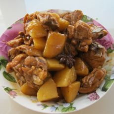 鸡腿炖土豆的做法