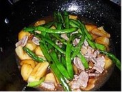 酱炖豆角土豆的做法
