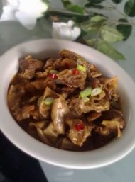 酱焖牛腩的做法