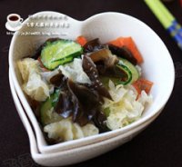 双耳炒黄瓜的做法
