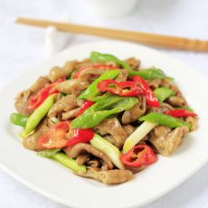 尖椒肥肠的做法 尖椒肥肠的做法