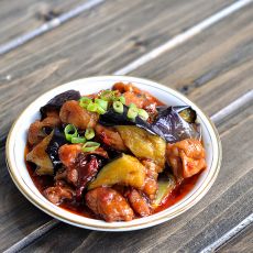 香辣鸡肉茄子的做法 香辣鸡肉茄子的做法