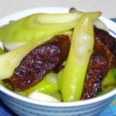 大葱炒鸭肝肠的做法 大葱炒鸭肝肠的做法
