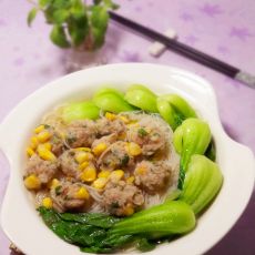 玉米肉丸汤米粉的做法 玉米肉丸汤米粉的做法