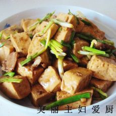 家常香葱烧豆腐的做法 家常香葱烧豆腐的做法