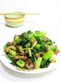芹菜炒肉的做法