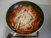 西红柿鸡蛋炒饼的做法