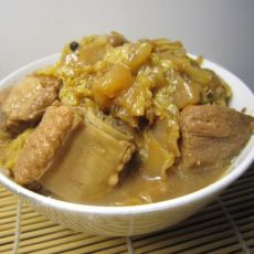 酱香排骨炖白菜的做法 酱香排骨炖白菜的做法