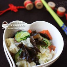 双耳炒黄瓜的做法