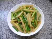 蒜薹炒土豆的做法