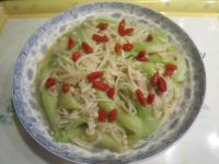 金针菇烩丝瓜的做法