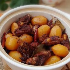 家常菜里最好吃的肉菜配【排骨炖小土豆】的做法 家常菜里最好吃的肉菜配【排骨炖小土豆】的做法