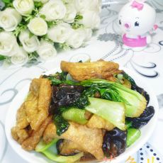 黑木耳大油方炒青菜的做法 黑木耳大油方炒青菜的做法