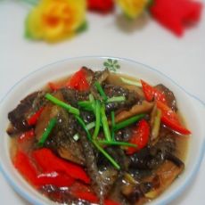 葱烧鱼皮的做法 葱烧鱼皮的做法