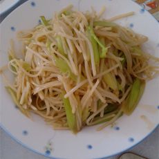 芹菜土豆丝的做法 芹菜土豆丝的做法