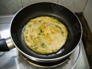 咖喱芹菜鸡蛋饼的做法