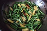 土豆烧刀豆的做法
