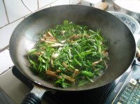 芹菜山药炒香干的做法