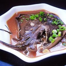 酱烧老板鱼的做法 酱烧老板鱼的做法