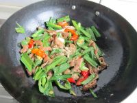 尖椒肥肠的做法