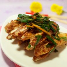 葱烧扒皮牛的做法 葱烧扒皮牛的做法
