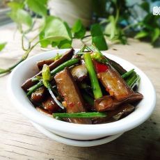 韭菜花炒茄子的做法 韭菜花炒茄子的做法