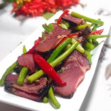 蒜苔炒湘西腊牛肉的做法 蒜苔炒湘西腊牛肉的做法