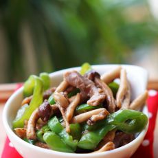 茶树菇青椒炒肉的做法 茶树菇青椒炒肉的做法
